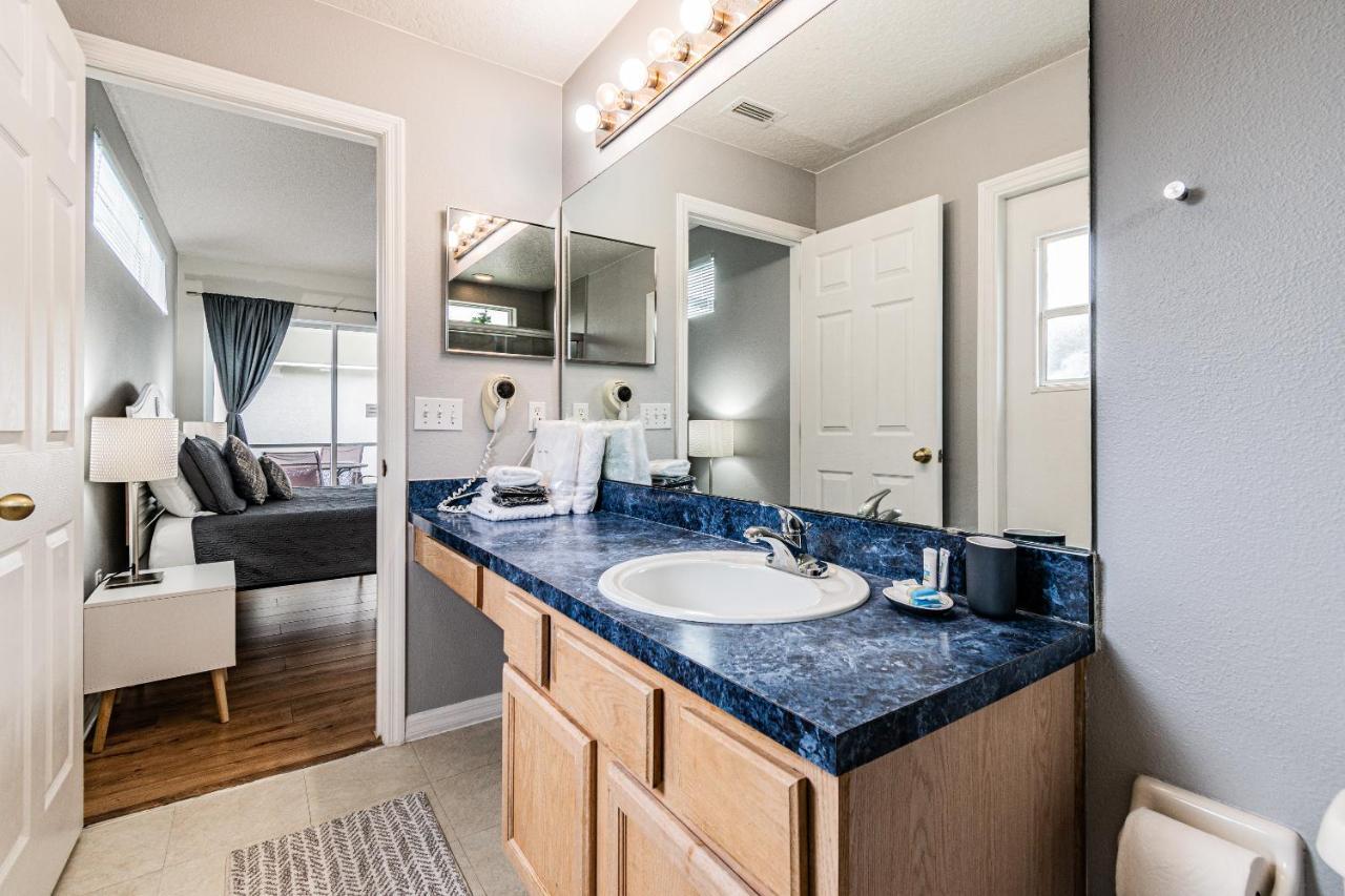Spacious Villa With Private Pool - No Carpet - Disney Area Kissimmee Bagian luar foto