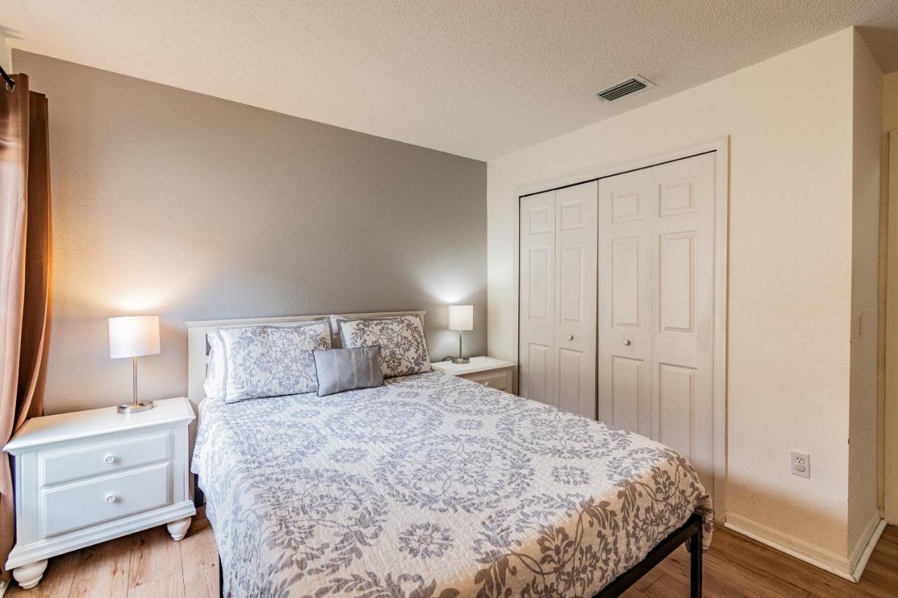 Spacious Villa With Private Pool - No Carpet - Disney Area Kissimmee Bagian luar foto