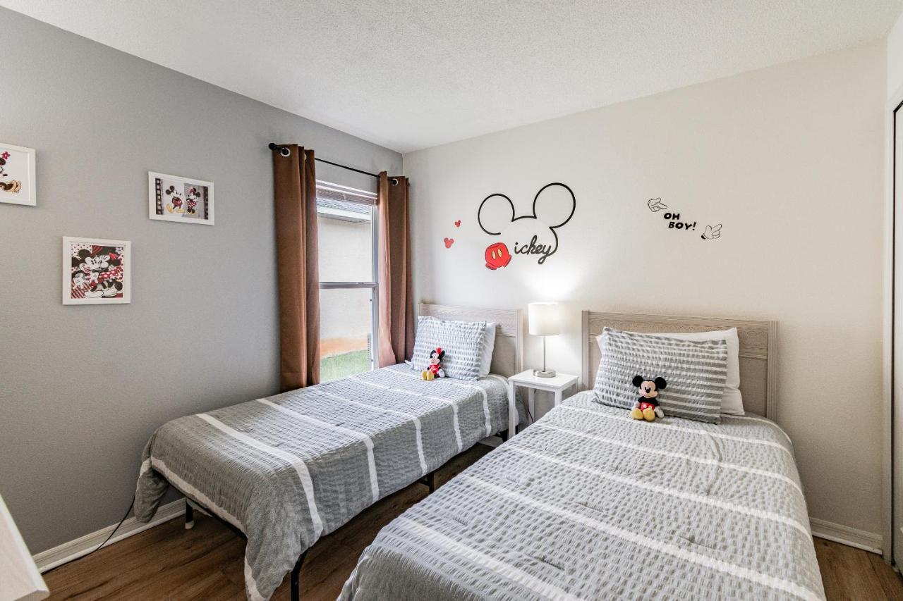 Spacious Villa With Private Pool - No Carpet - Disney Area Kissimmee Bagian luar foto