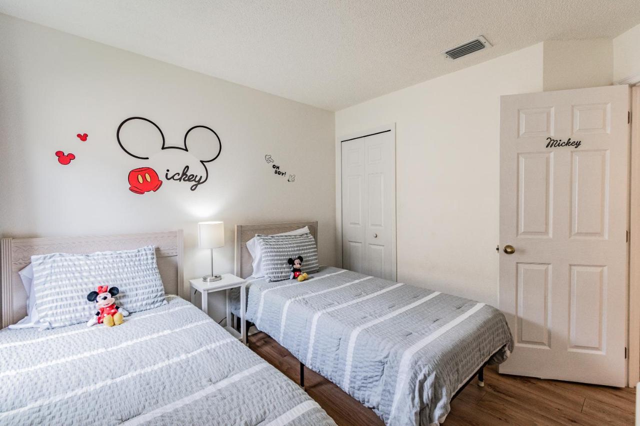 Spacious Villa With Private Pool - No Carpet - Disney Area Kissimmee Bagian luar foto